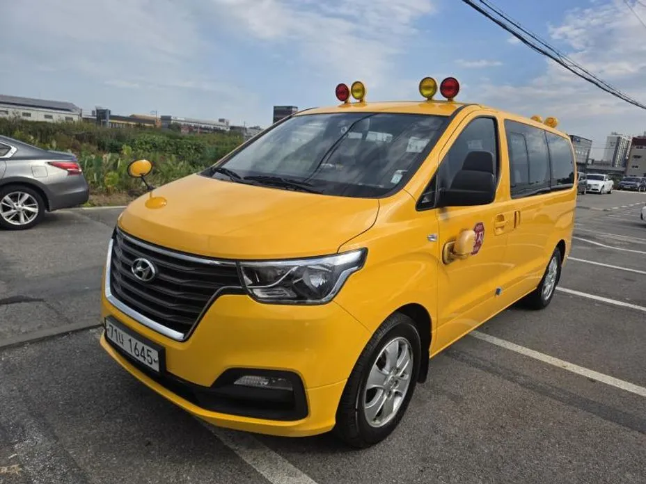 Hyundai Starex