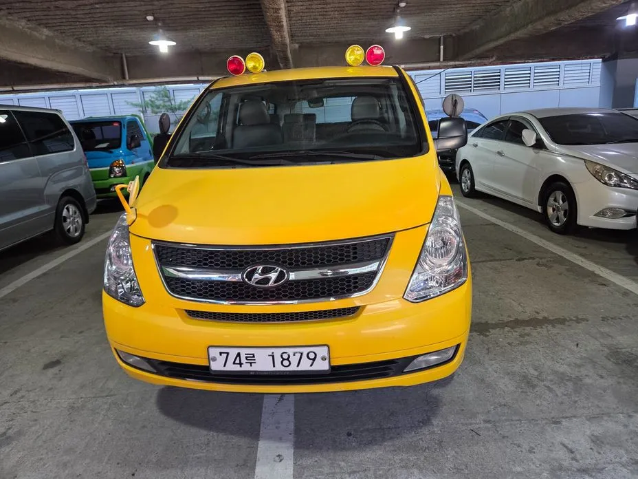 Hyundai Starex