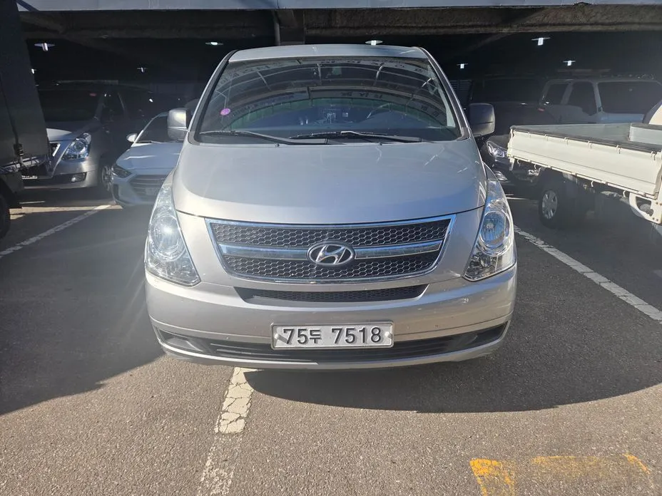 Hyundai Starex