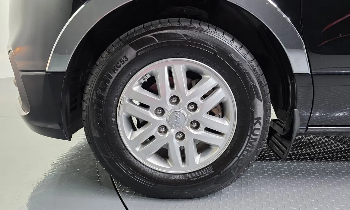 Hyundai Starex