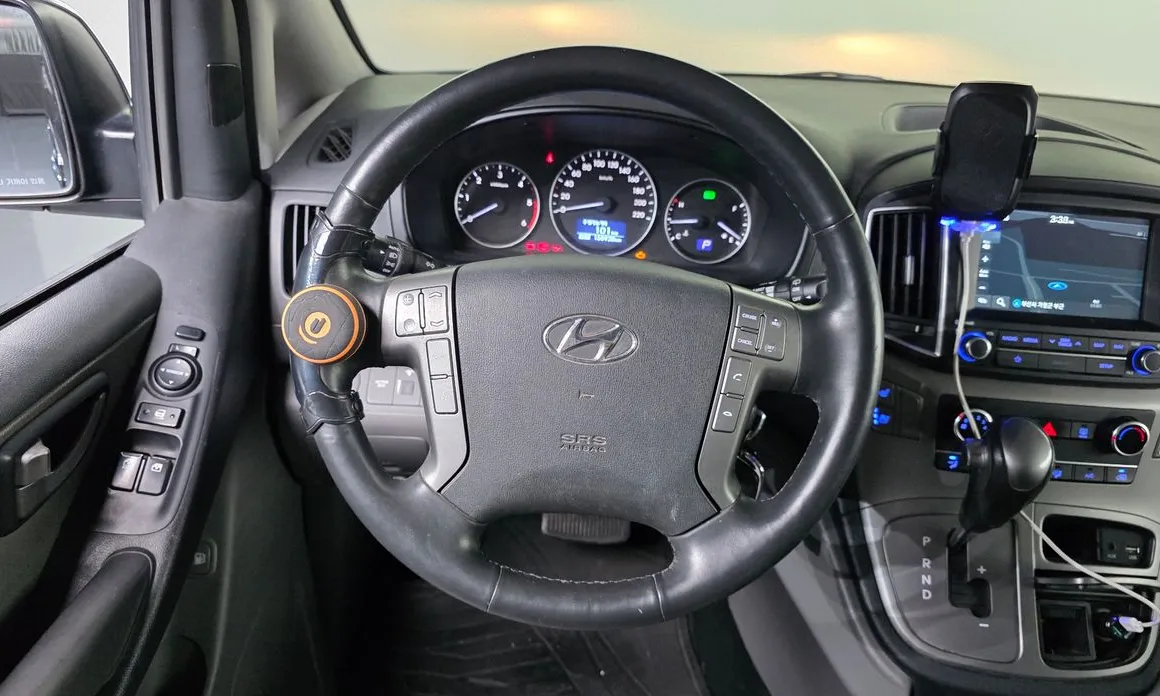 Hyundai Starex