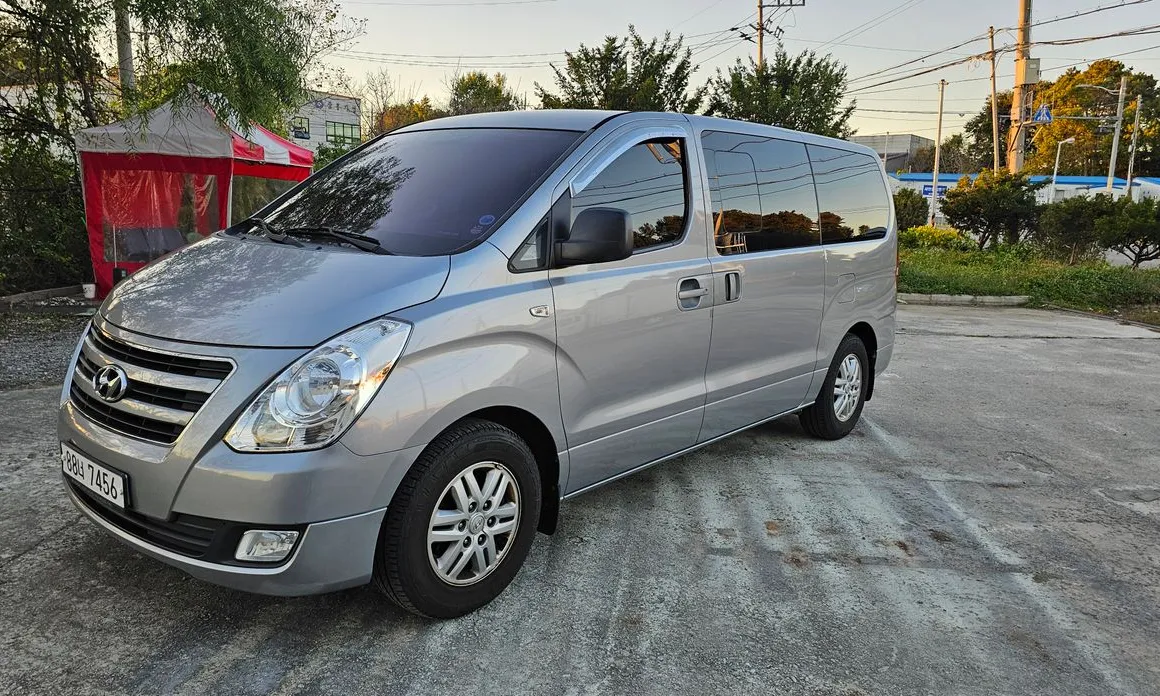 Hyundai Starex