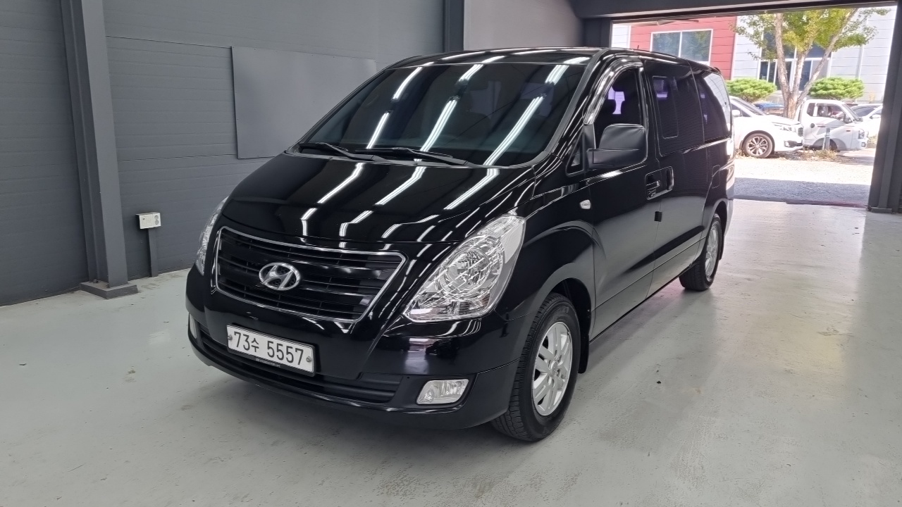 Hyundai Starex