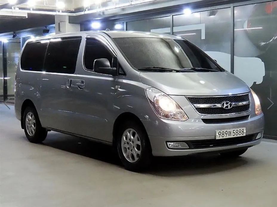 Hyundai Starex