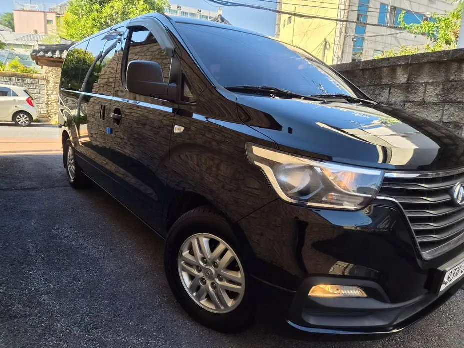 Hyundai Starex