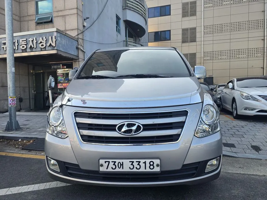 Hyundai Starex
