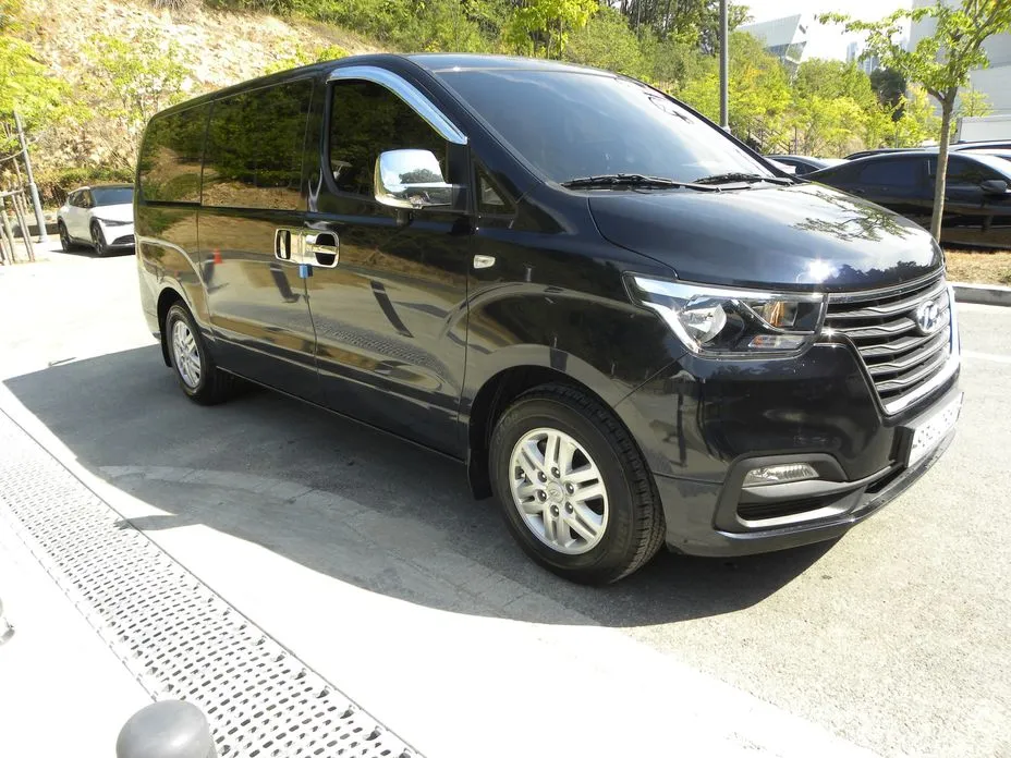 Hyundai Starex