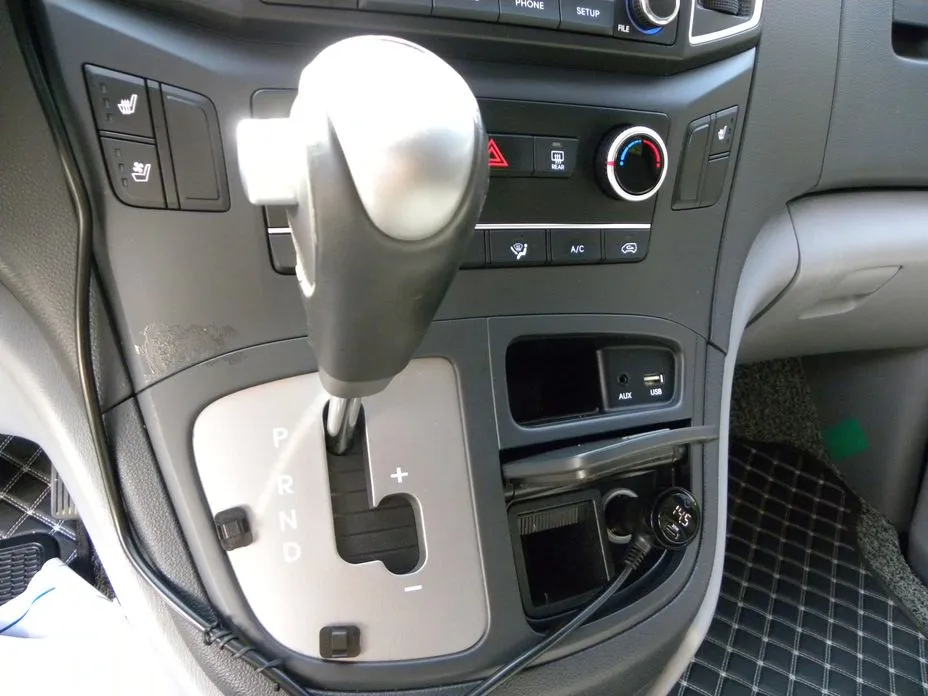 Hyundai Starex