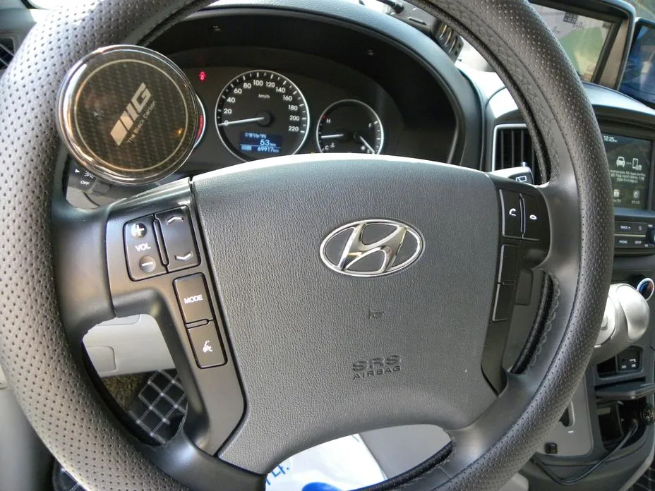 Hyundai Starex