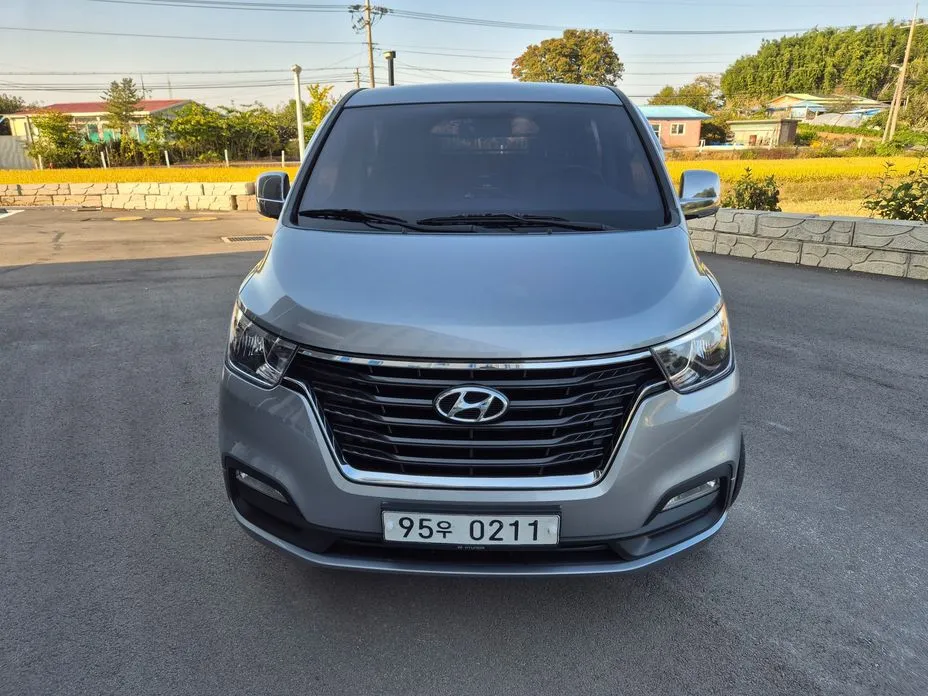 Hyundai Starex