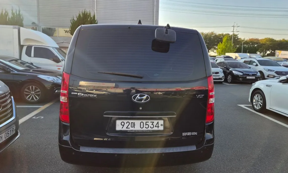Hyundai Starex