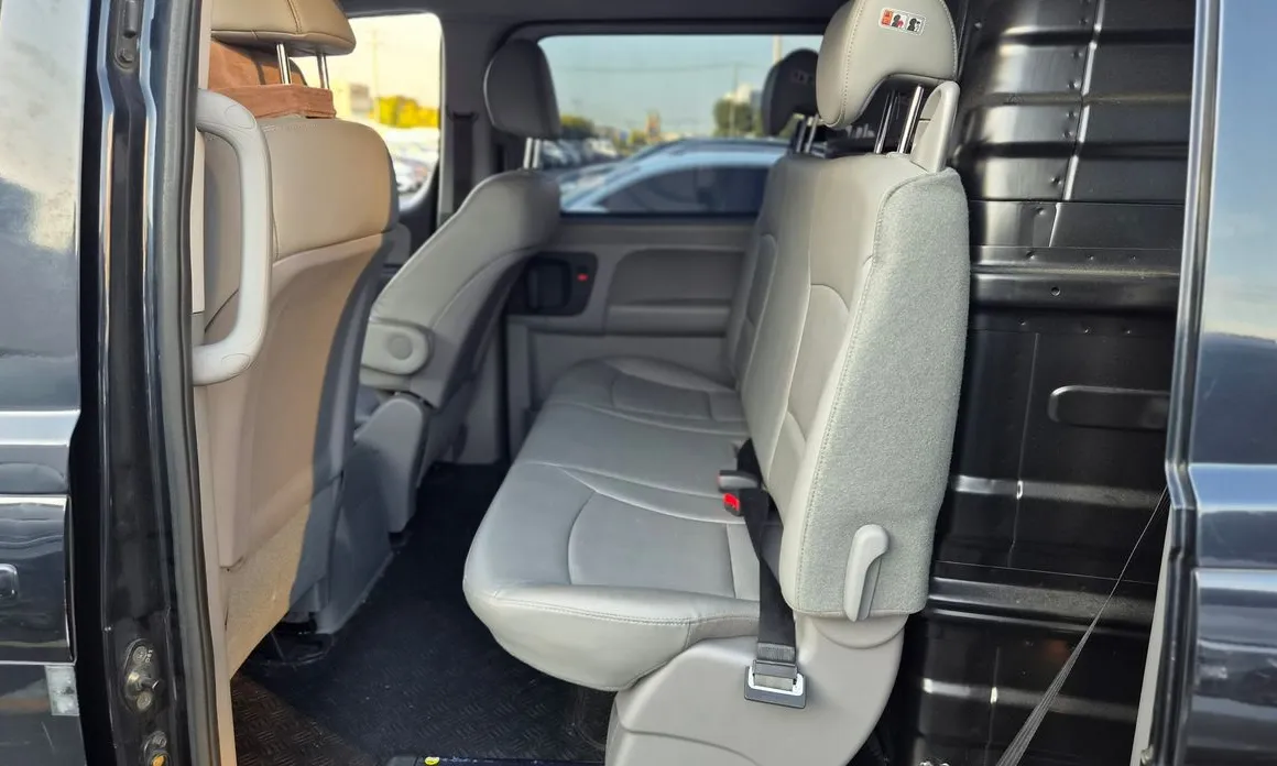 Hyundai Starex