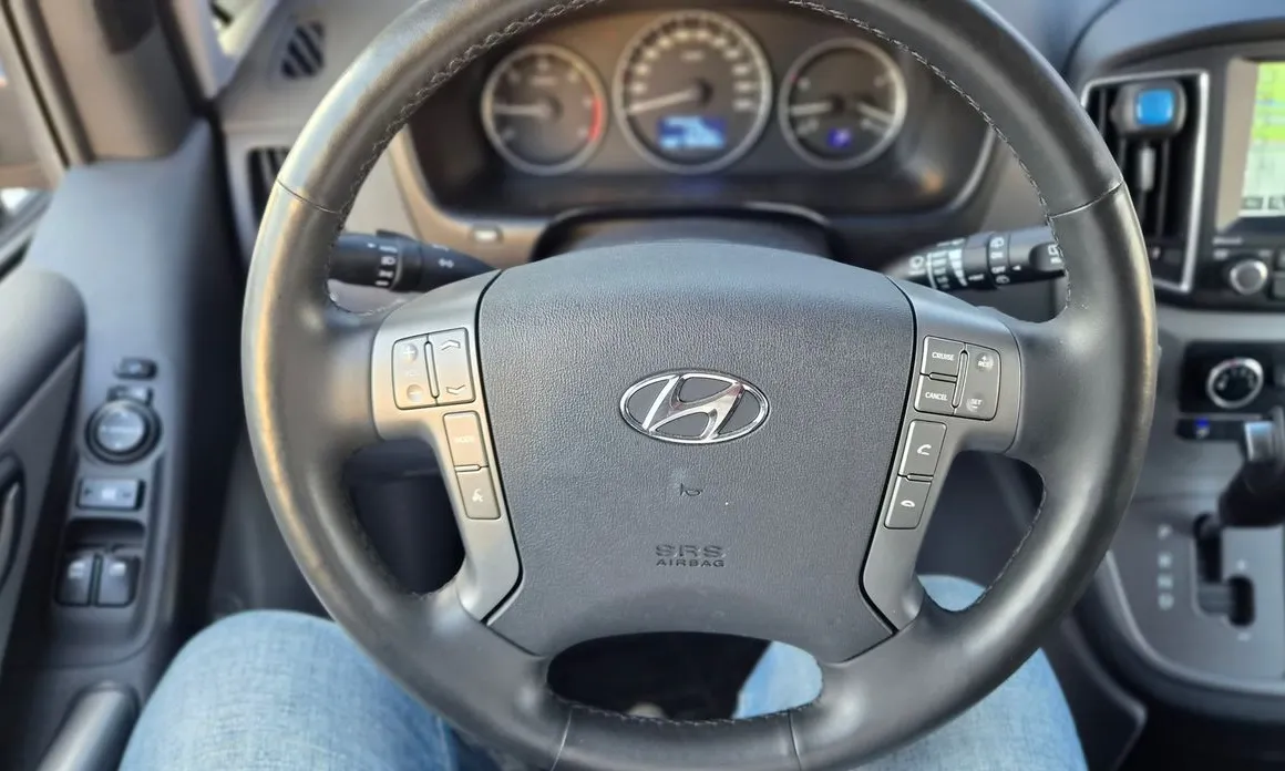 Hyundai Starex