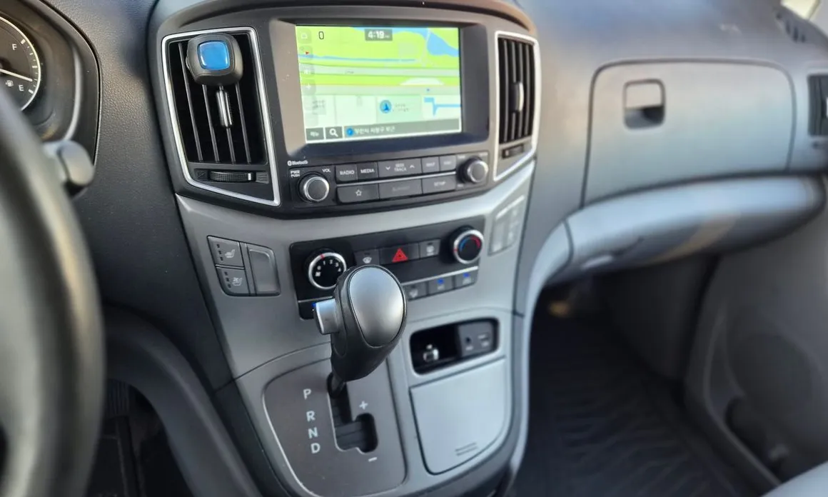 Hyundai Starex