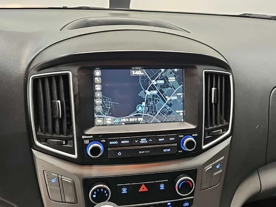 Hyundai Starex
