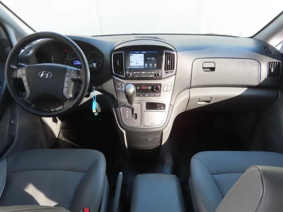 Hyundai Starex