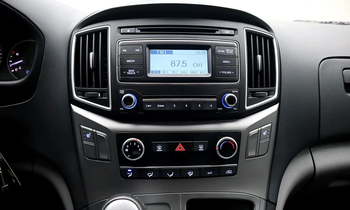 Hyundai Starex