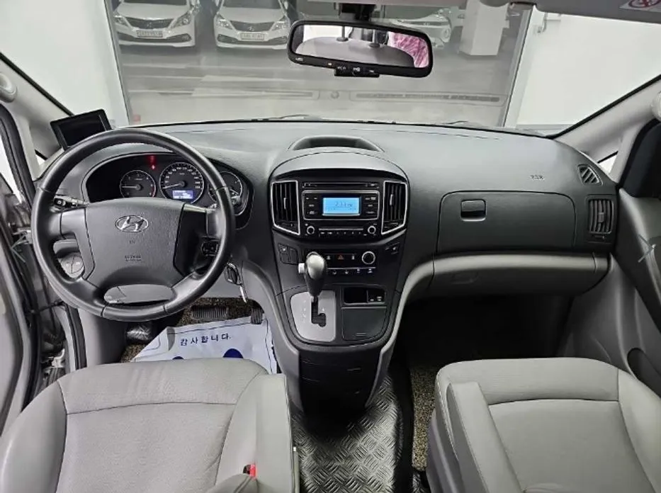 Hyundai Starex