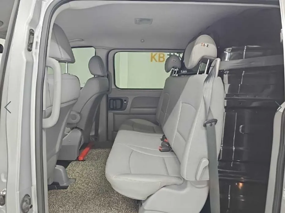 Hyundai Starex