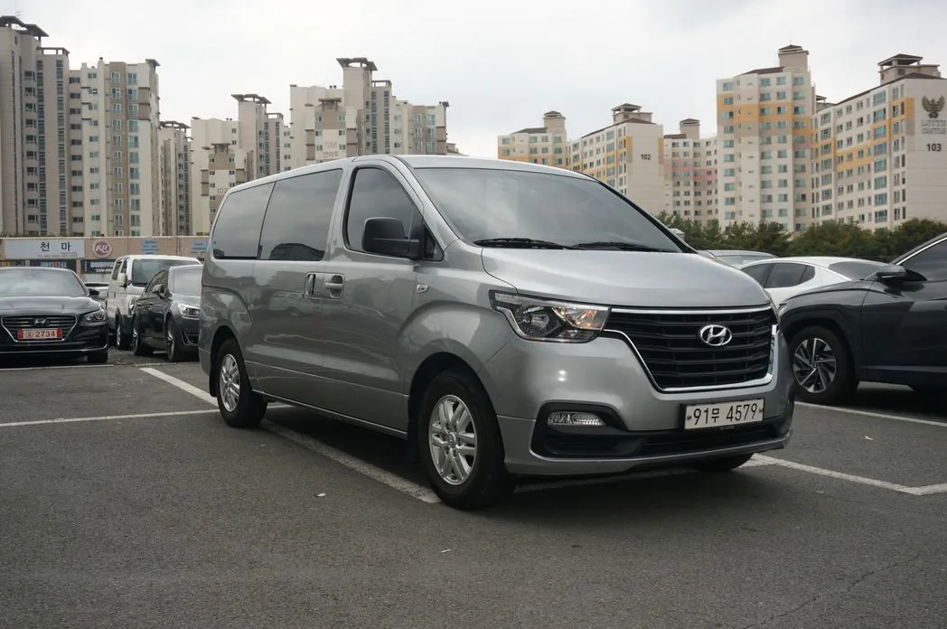 Hyundai Starex