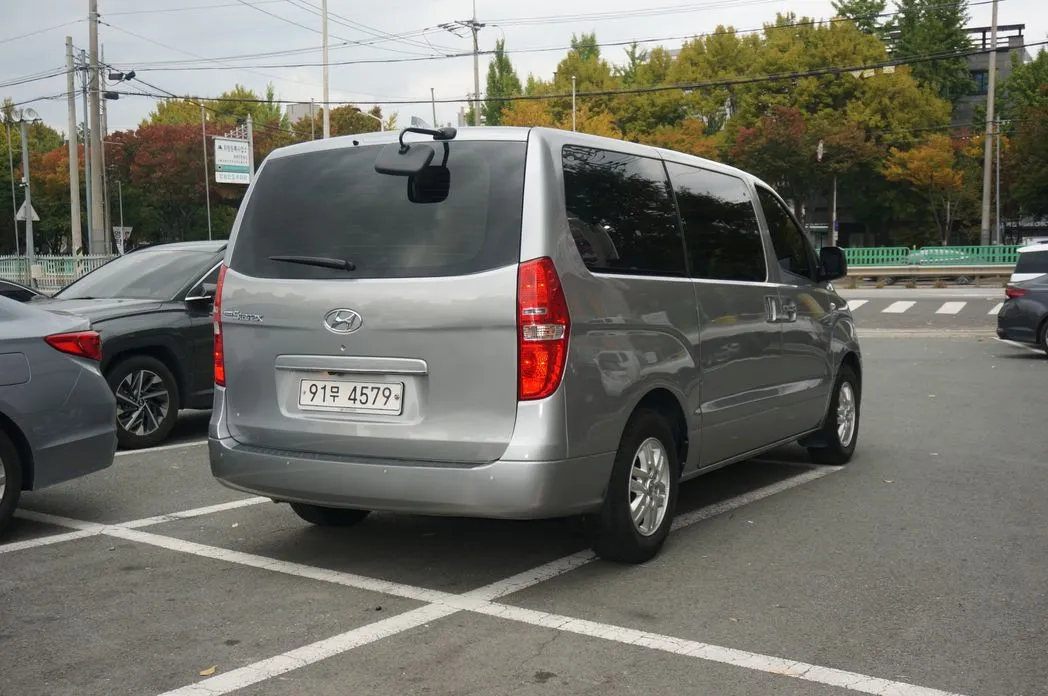 Hyundai Starex