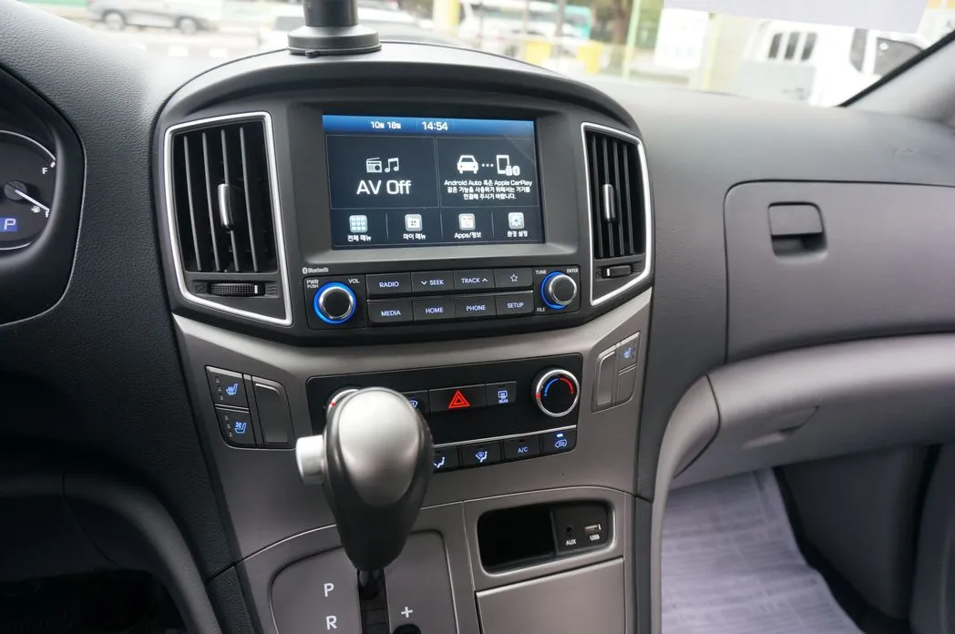 Hyundai Starex
