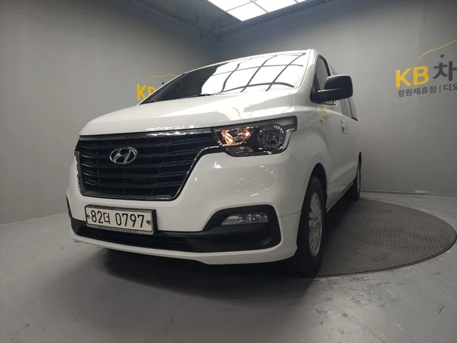 Hyundai Starex