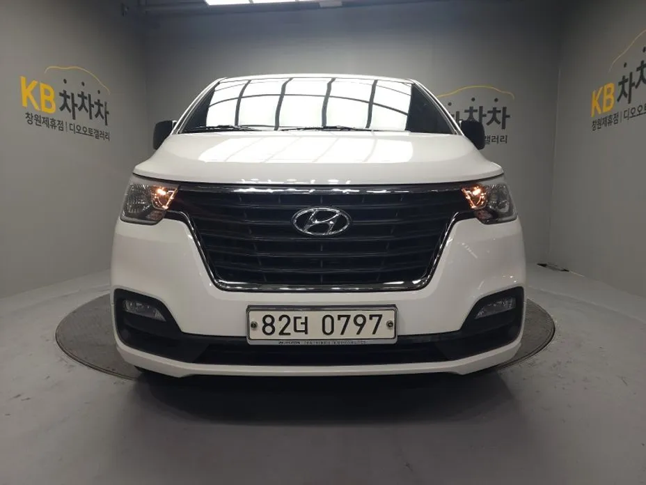 Hyundai Starex
