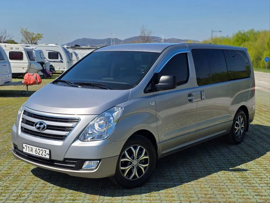 Hyundai Starex
