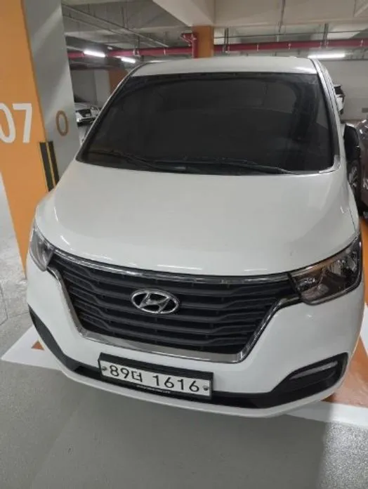 Hyundai Starex