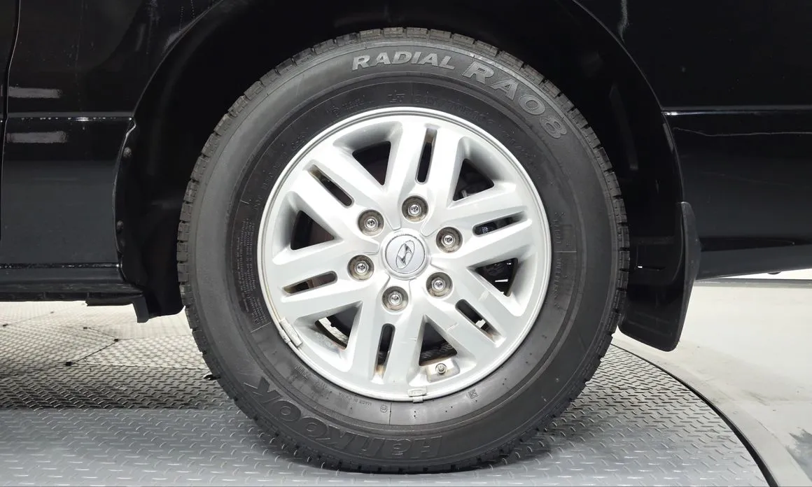 Hyundai Starex