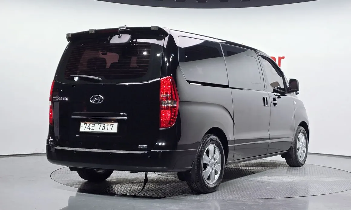 Hyundai Starex