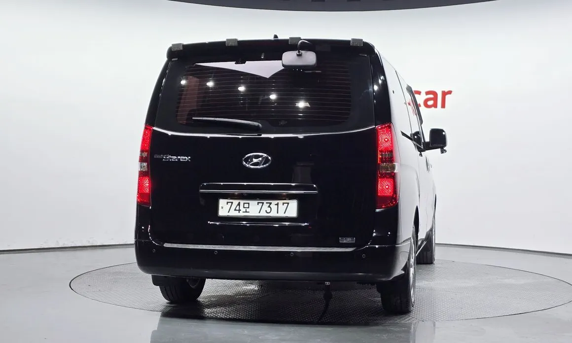 Hyundai Starex
