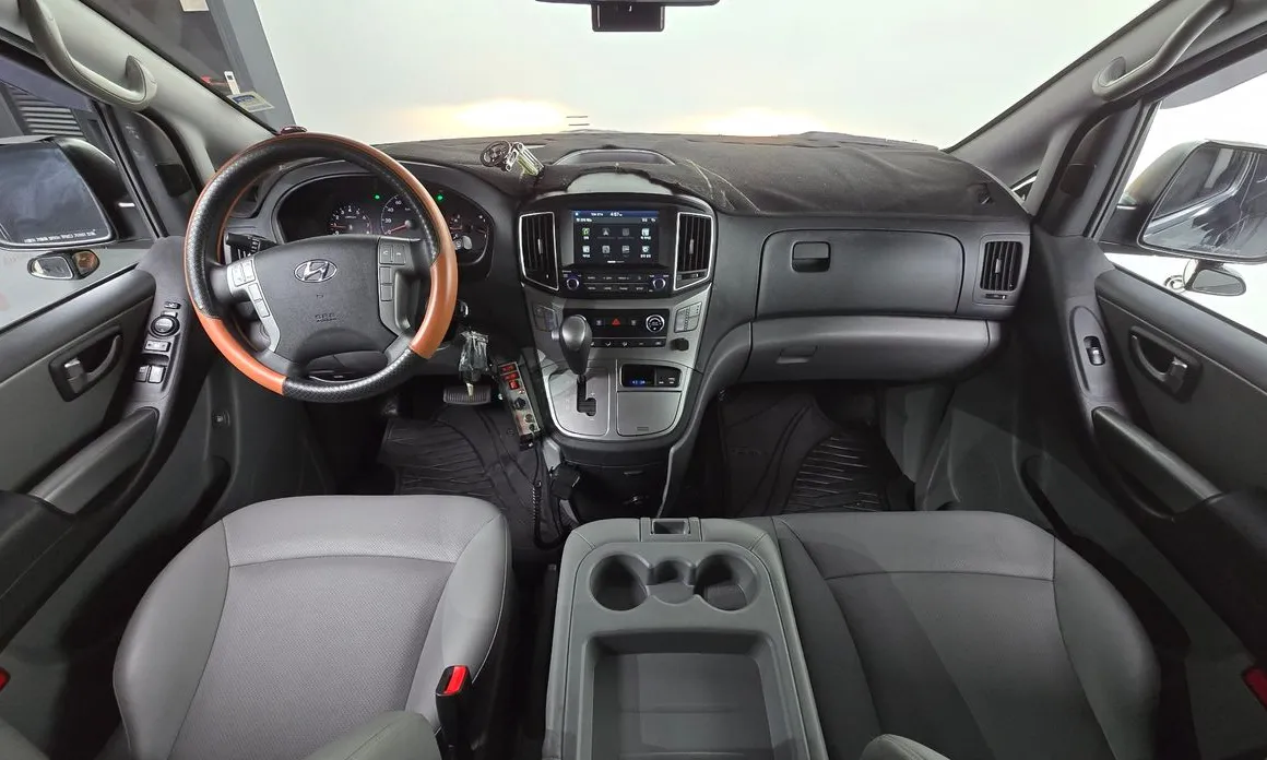 Hyundai Starex