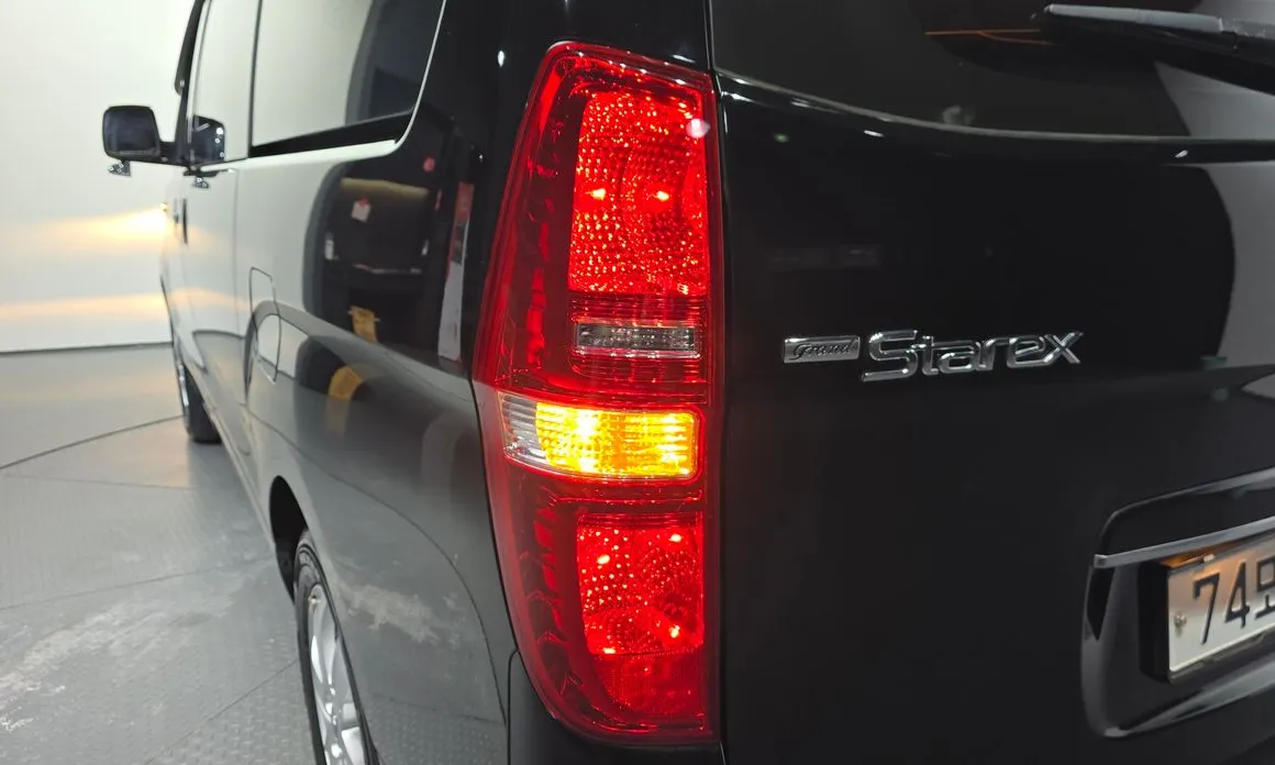 Hyundai Starex