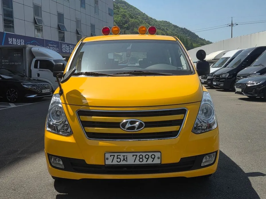 Hyundai Starex