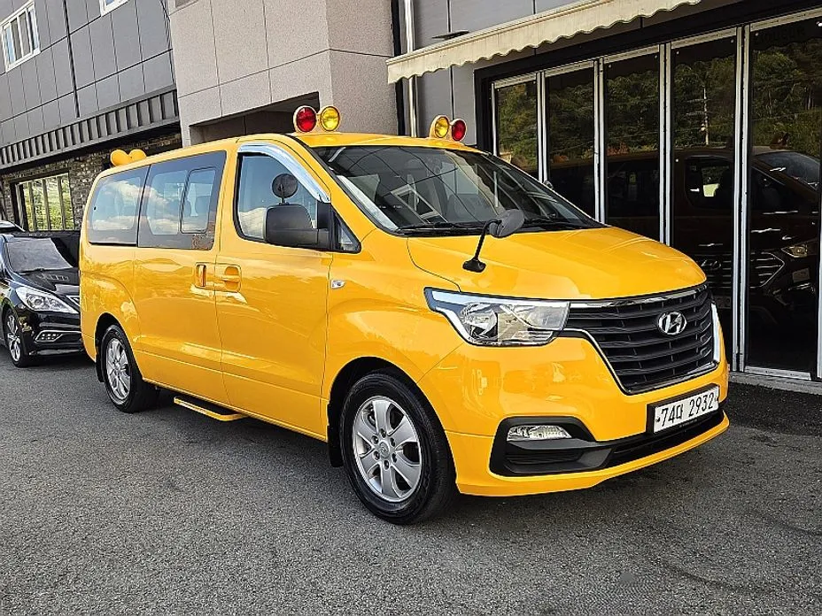 Hyundai Starex