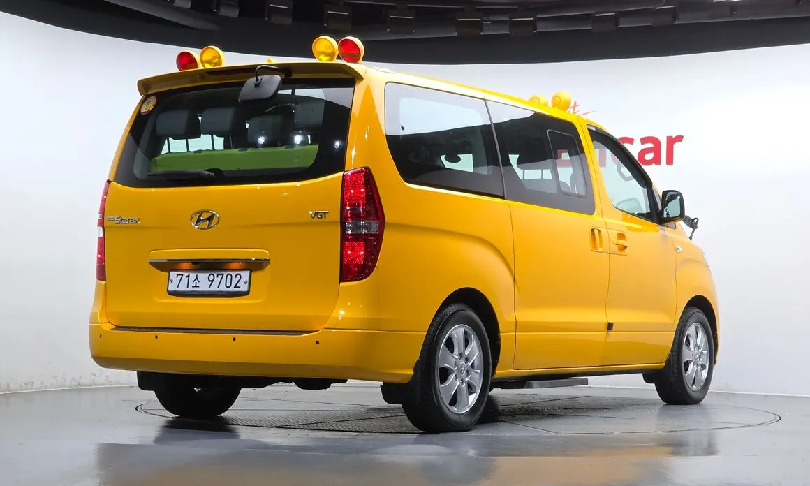 Hyundai Starex