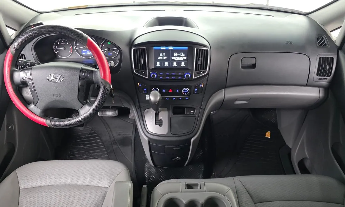 Hyundai Starex