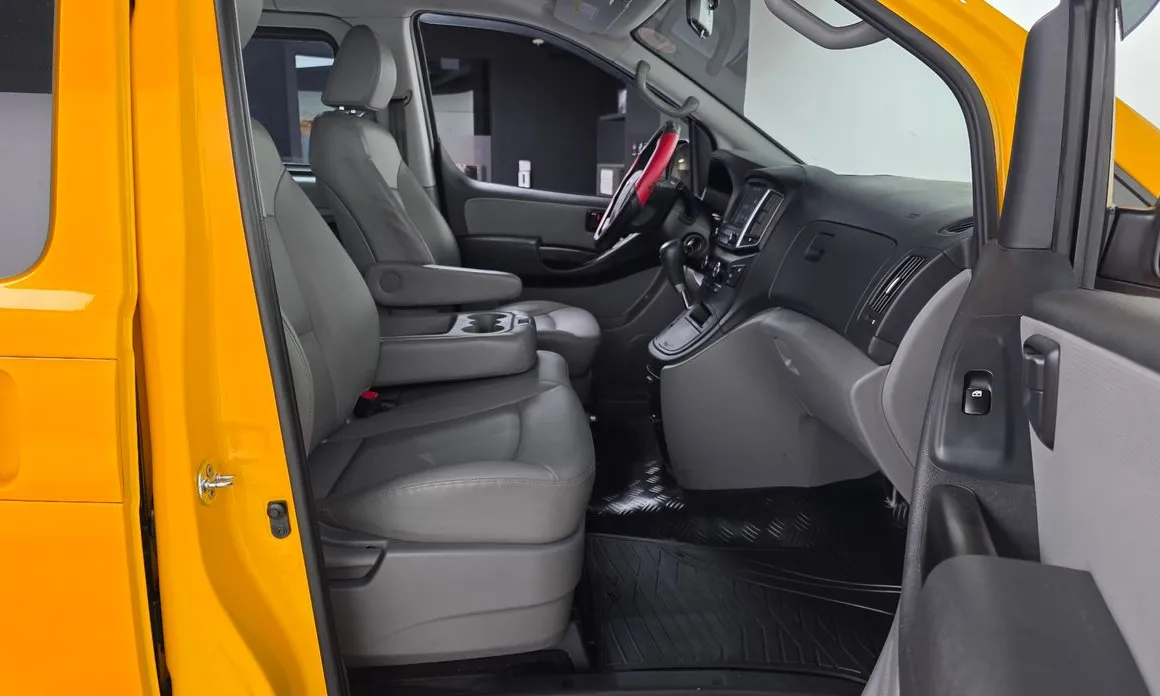 Hyundai Starex