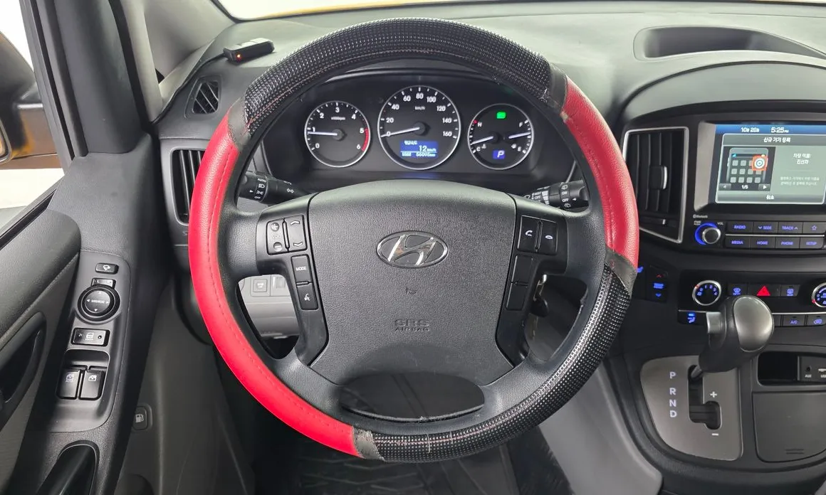 Hyundai Starex