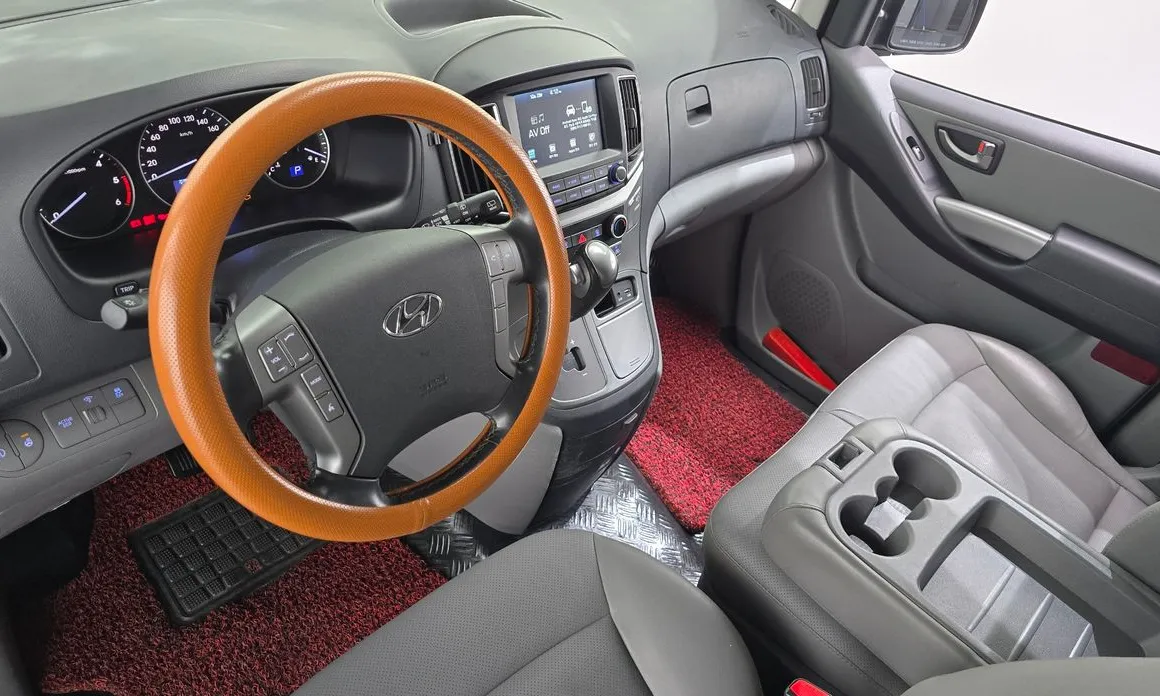 Hyundai Starex