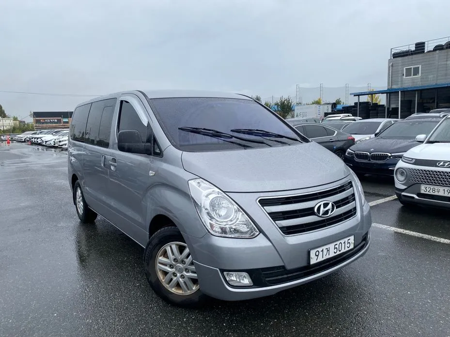 Hyundai Starex