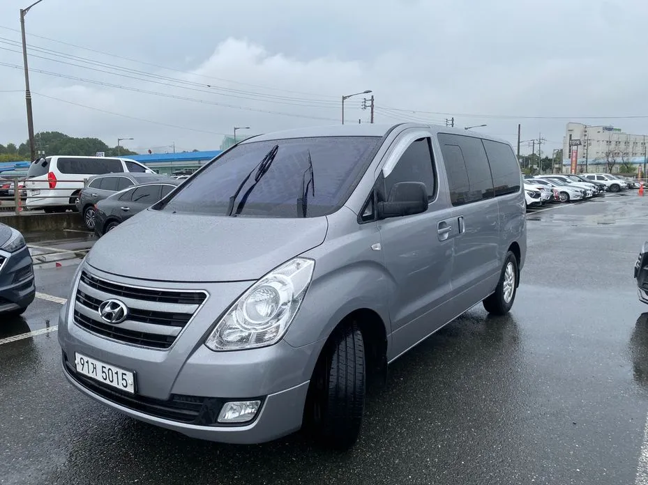 Hyundai Starex