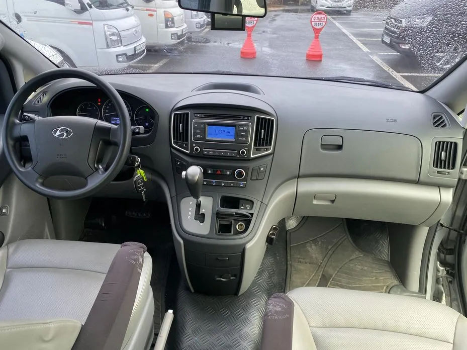 Hyundai Starex