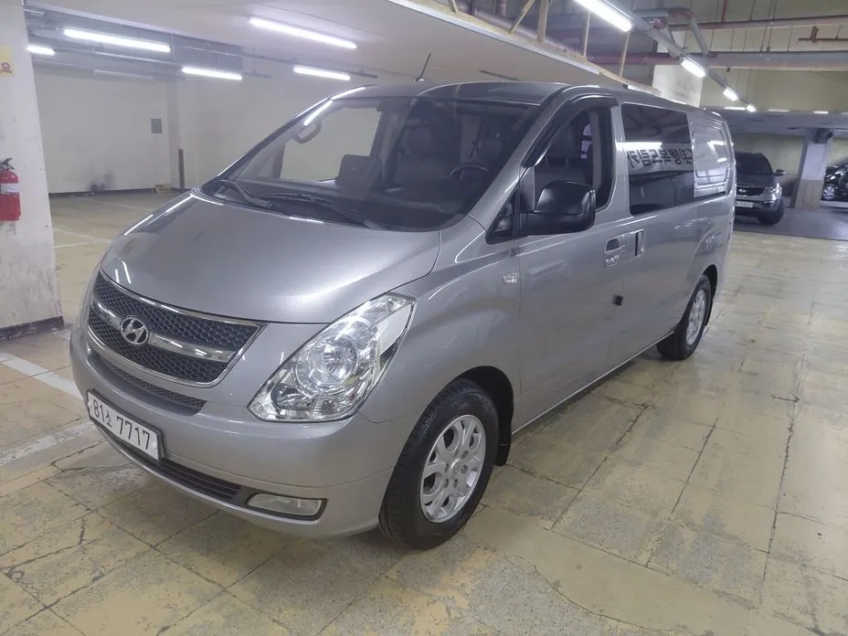 Hyundai Starex