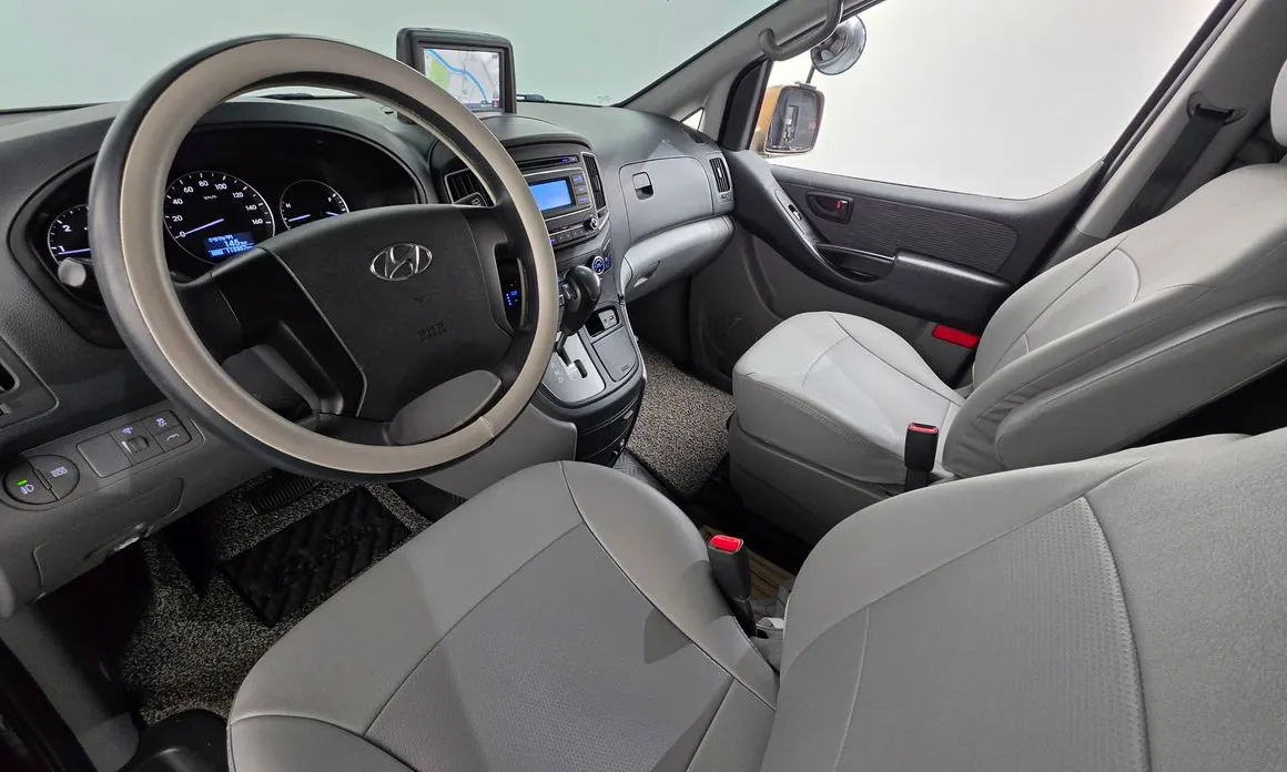 Hyundai Starex