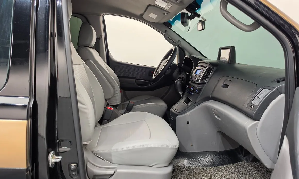 Hyundai Starex