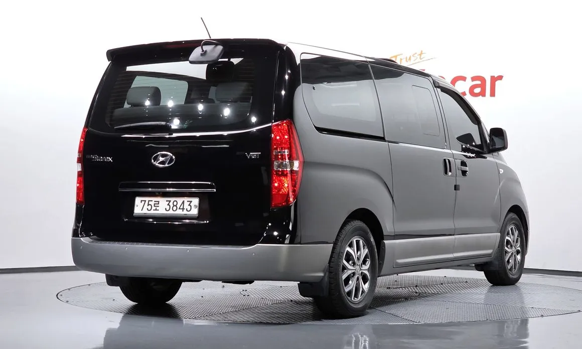 Hyundai Starex