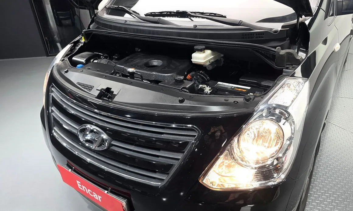 Hyundai Starex
